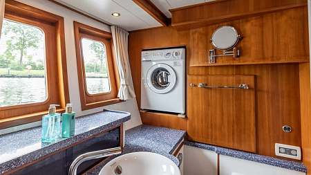 Яхта Privateer Trawler 50